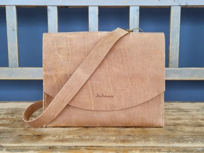 galerie/001 Taschen/005 Frank/resized/T0106 (2022-08-29) 1_small.jpg